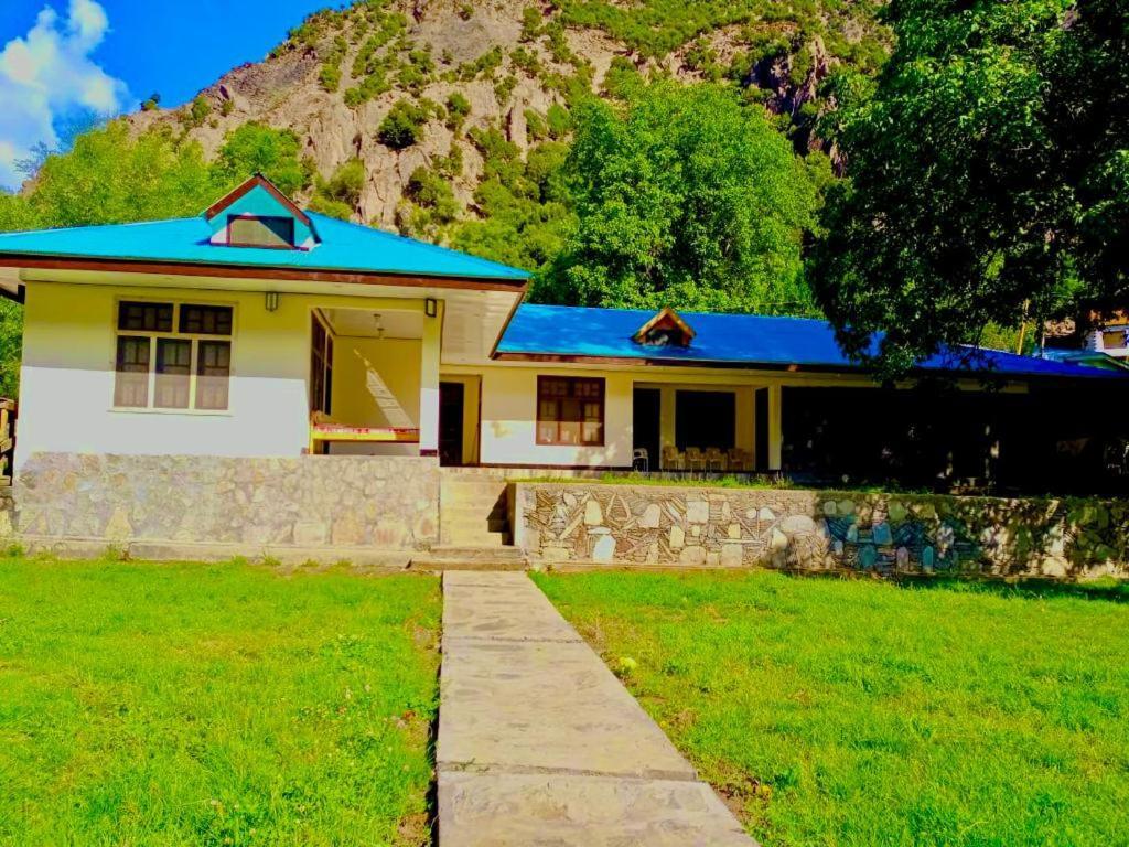 Chitral Inn Resort Bagian luar foto