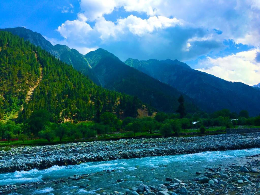 Chitral Inn Resort Bagian luar foto